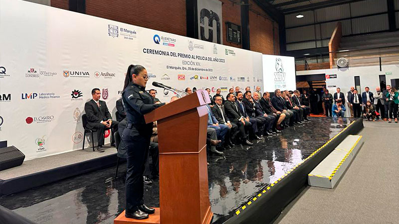 QuerÃ©taro: Arllet Santiago recibe el premio al PolicÃ­a del AÃ±o 2023