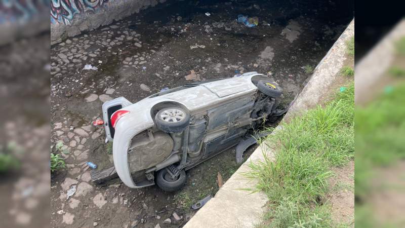 Se reporta volcadura de un automÃ³vil en la autopista 57 MÃ©xico- QuerÃ©taro