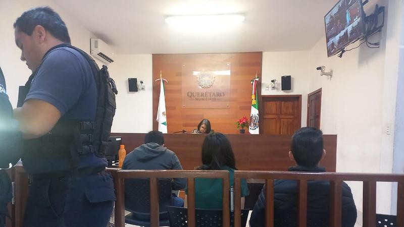 Detienen a pareja en criadero clandestino de mascotas, en QuerÃ©taro