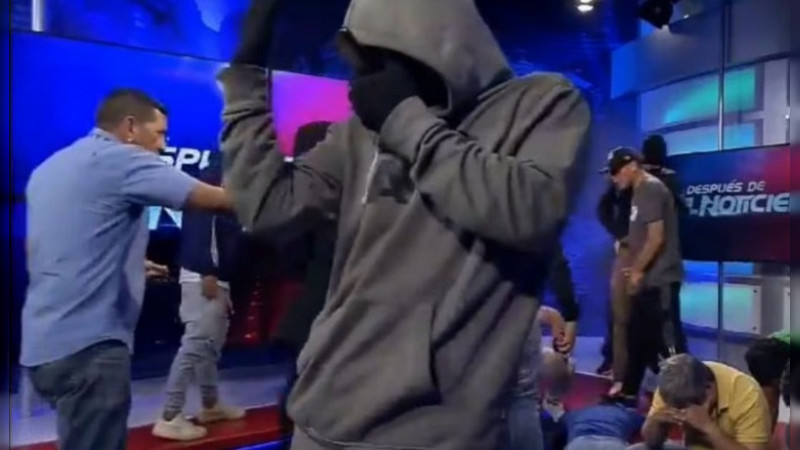 CÃ¡rteles secuestran televisora de Ecuador en plena transmisiÃ³n en vivo