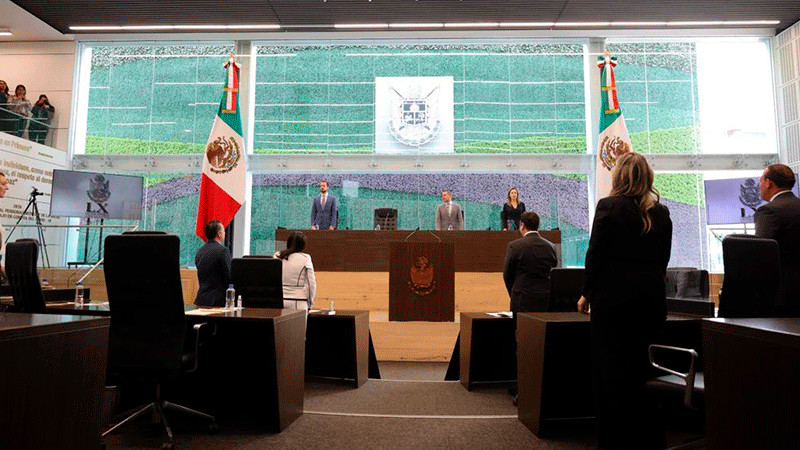 QuerÃ©taro: Titular de la ESFE se jubila con mÃ¡s de 112 mil pesos  
