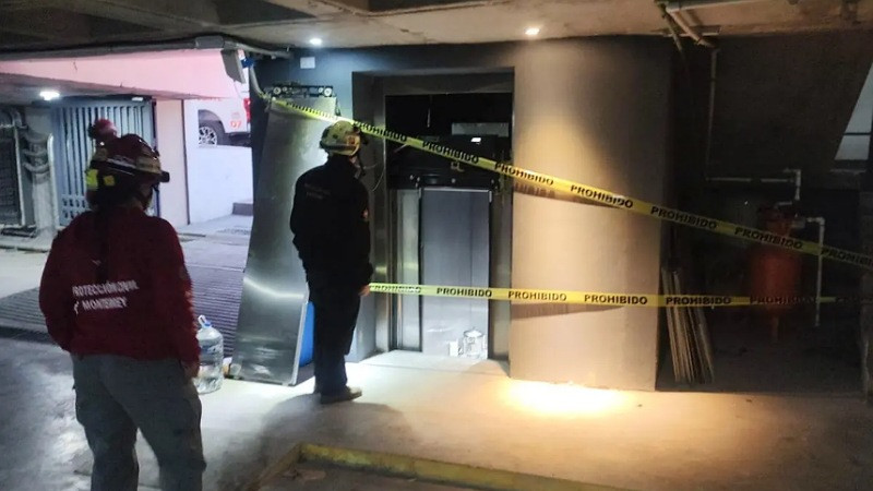 Se desploma elevador con 11 personas dentro en hospital privado de MonterreyÂ 