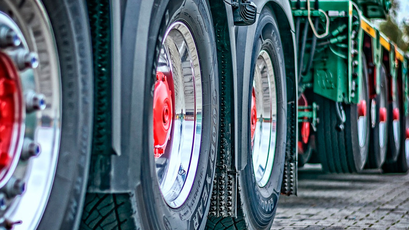 ContinÃºan protestas de agricultores en Europa; derriban estatua en centro de Bruselas