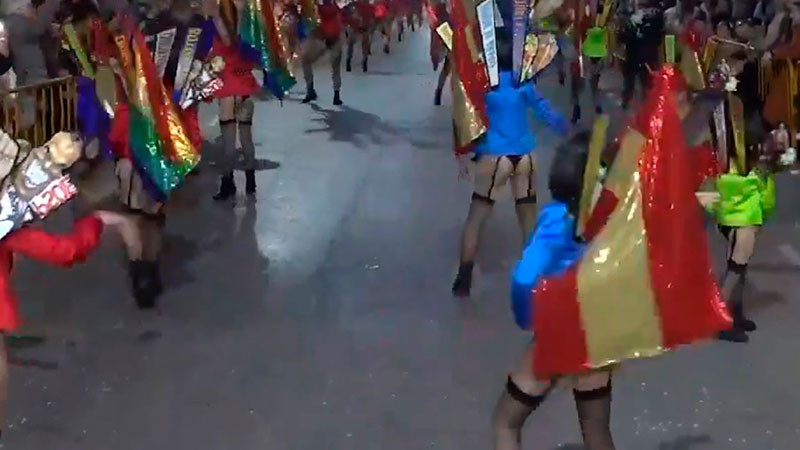 Menores de edad desfilan en lencerÃ­a un carnaval en EspaÃ±a