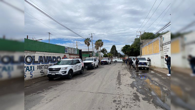 FGR ejecuta diligencia en autolavado en la colonia Carrillo Puerto, QuerÃ©taro