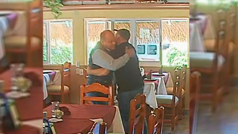 Ex delegado de transporte en Guerrero se reuniÃ³ con lÃ­der criminal, revelan fotografÃ­a 