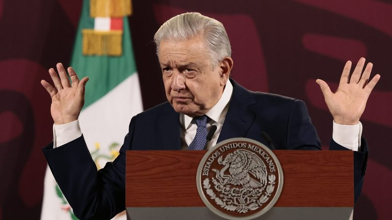 AMLO justifica exhibir nÃºmero de telÃ©fono de periodista del NYT; asegura no se tratÃ³ de un error
