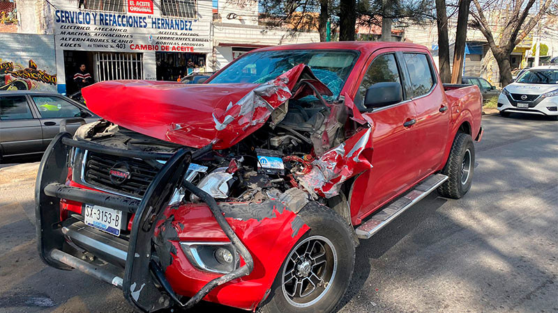 Aparatoso choque por alcance sobre la avenida RevoluciÃ³n 