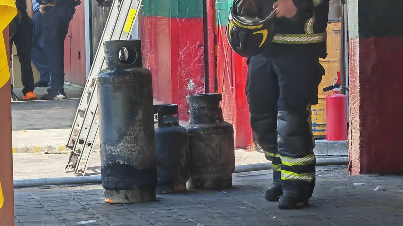 ExplosiÃ³n de gas en la Ciudad de MÃ©xico consume predio y deja heridos graves
