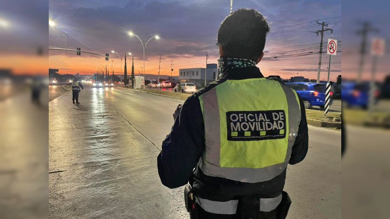 Peatones cruzan sin precauciÃ³n sobre 5 de Febrero: Rodrigo Vega