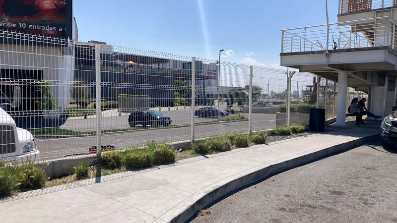 Localizan a persona sin vida en inmediaciones de plaza Paseo QuerÃ©taro