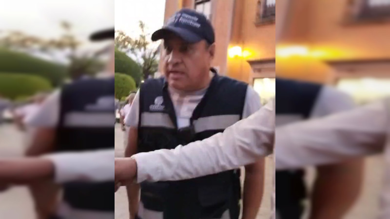 Separan de su cargo a inspector municipal de QuerÃ©taro, por agredir a artesana