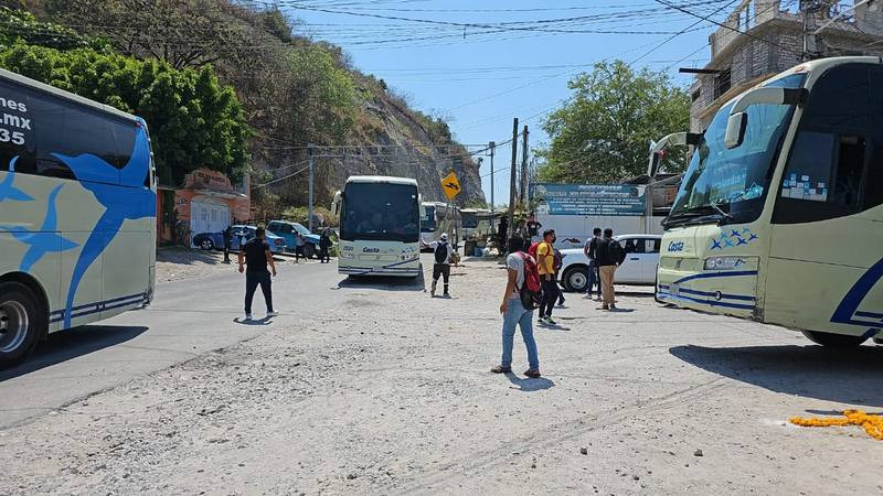 Estudiantes normalistas protestan en Chilpancingo por asesinato de compaÃ±ero