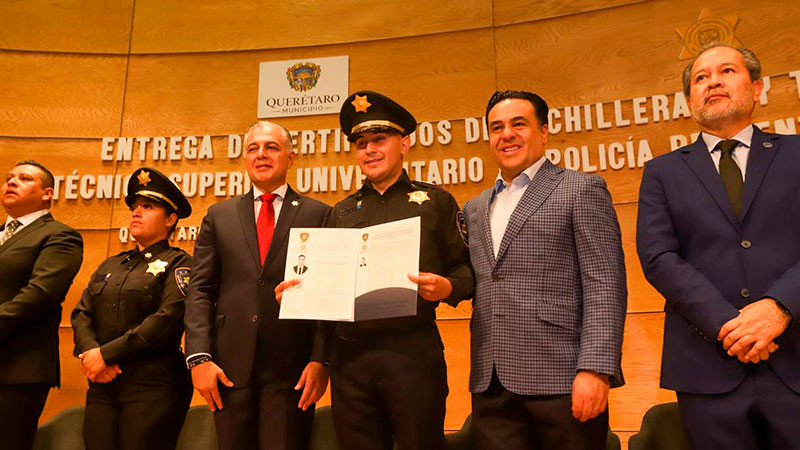 PolicÃ­as municipales de QuerÃ©taro reciben certificado de TÃ©cnico Superior Universitario