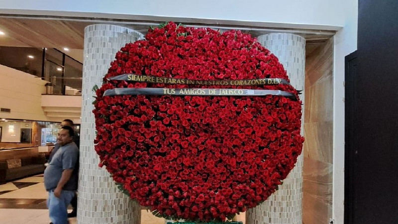 Velorio de la â€œGilbertonaâ€ se llena de flores enviadas por grupos delincuenciales