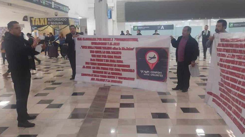 Taxistas del aeropuerto de Ciudad de MÃ©xico califican de â€œinsoportablesâ€ las amenazas de la Marina 
