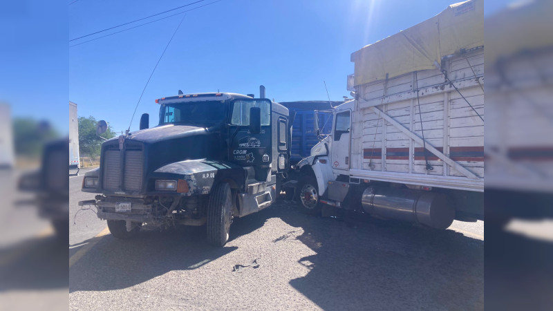 Choque aparatoso en la carretera QuerÃ©taro- Celaya