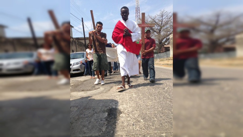 Realizan viacrusis migratorio en la frontera MÃ©xico-Estados Unidos