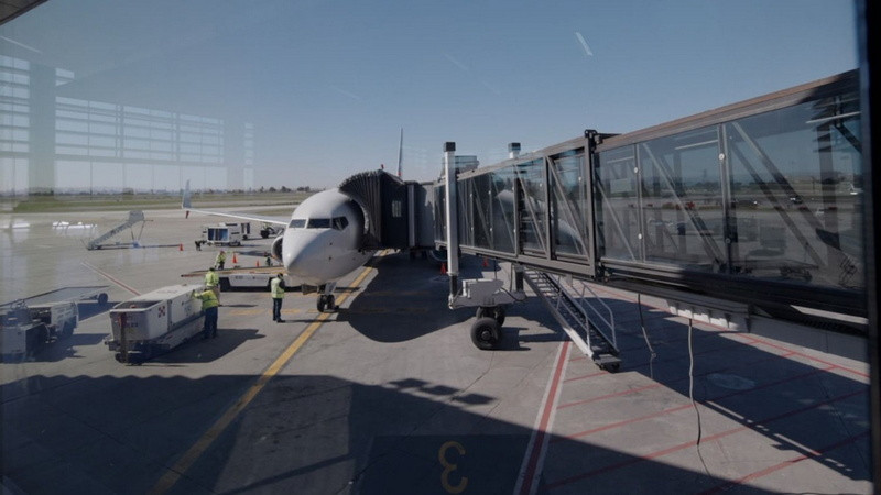 Aeropuerto de Mexicali reanuda operaciones tras derrumbe de techo