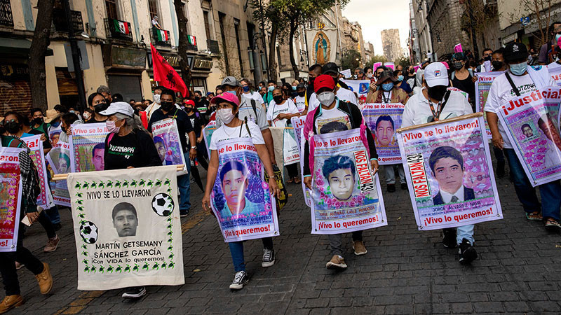 Padres de los 43 normalistas de Ayotzinapa llaman a boicotear campaÃ±as electorales