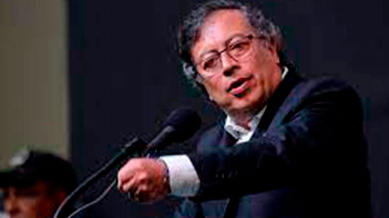 Petro suspende reuniÃ³n de gabinete con Ecuador por violaciÃ³n de embajada mexicana en Quito