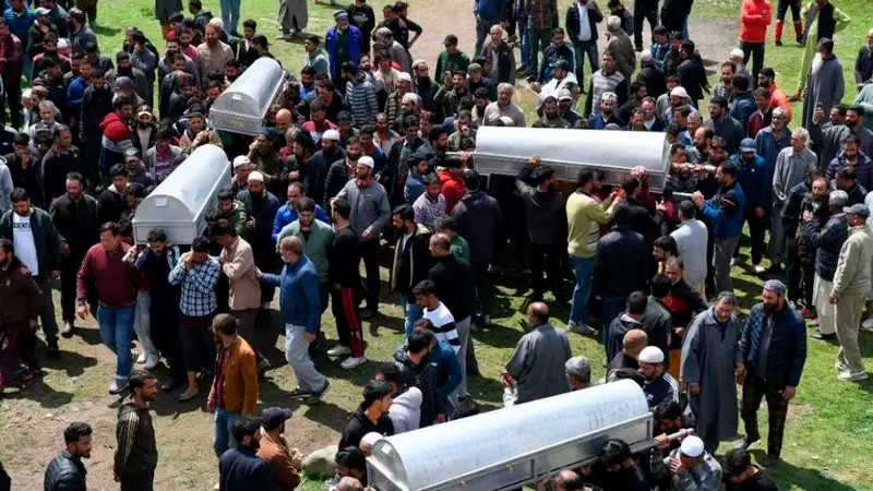 Naufragio en rÃ­o de la India deja saldo de 6 muertos; hay 5 menores