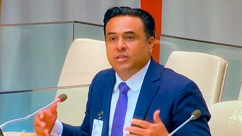 Encabeza Luis Nava, ceremonia de izamiento de bandera en Centro CÃ­vico