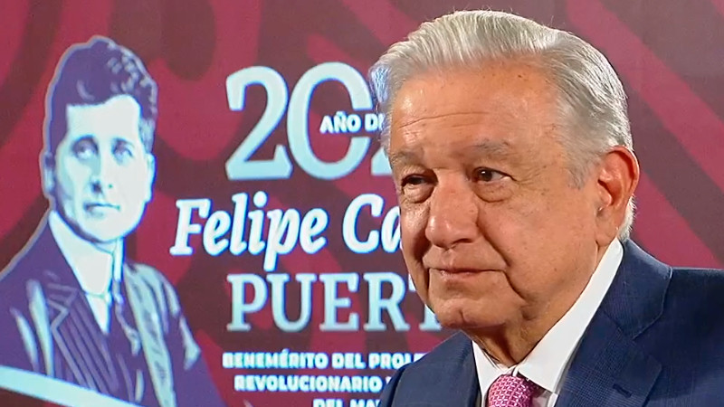 â€œPor precauciÃ³nâ€, AMLO mantiene vallas metÃ¡licas en perÃ­metro de Palacio Nacional, ante marcha de la CNTE