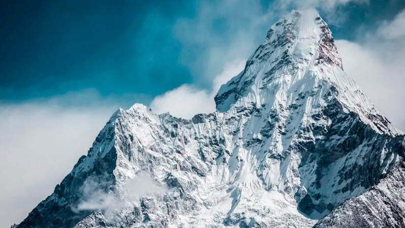 Recuperan 4 cuerpos sin vida y recogen 11 toneladas de basura en campaÃ±a de limpieza del Everest