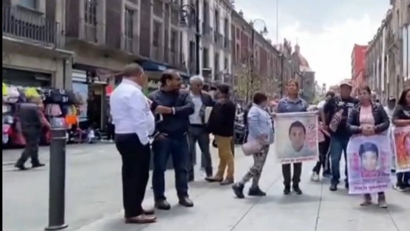 AMLO sostiene reuniÃ³n con padres de los normalistas desaparecidos de Ayotzinapa