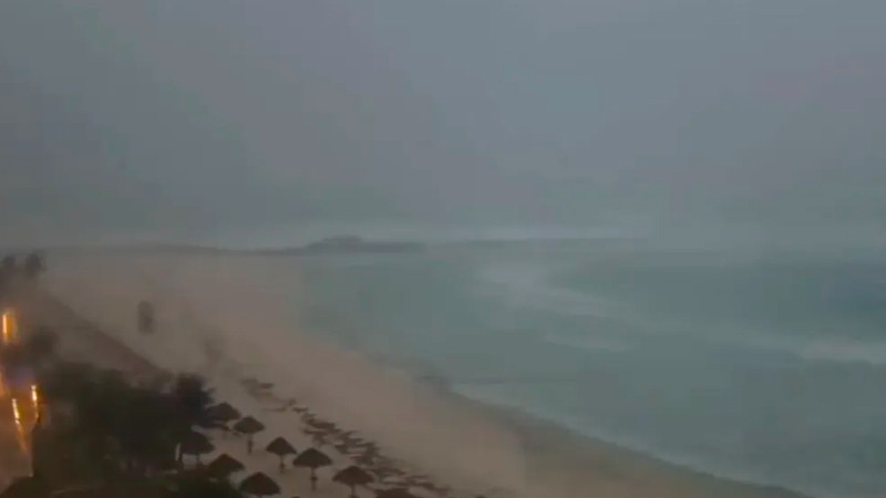 'Beryl' toca tierra en Quintana Roo como huracÃ¡n categorÃ­a 2