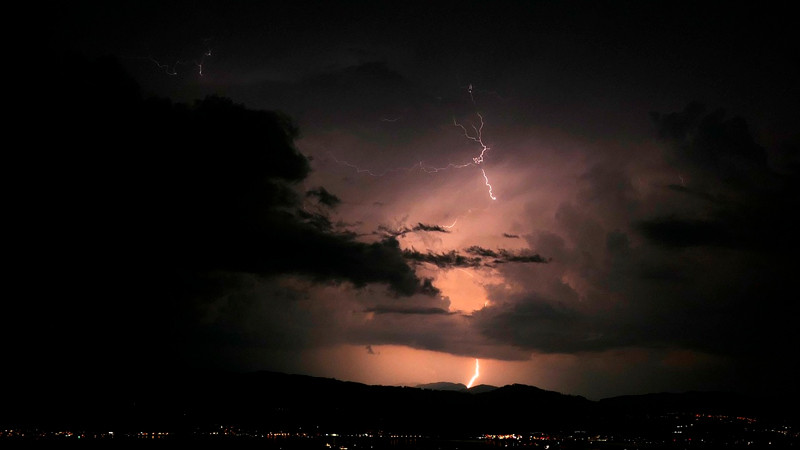 Quintana Roo se mantiene en alerta roja tras llegada de 'Beryl'