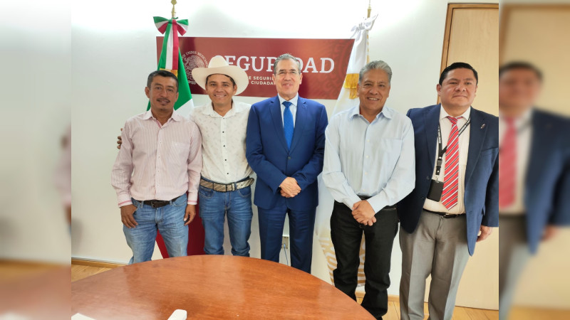 Recibe Subsecretario de Seguridad federal a CemeÃ­ VerdÃ­a, el Ãºltimo lÃ­der de las autodefensas en MichoacÃ¡n 