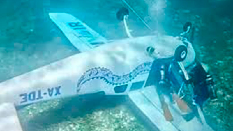 Avioneta se desploma en mar de Cozumel