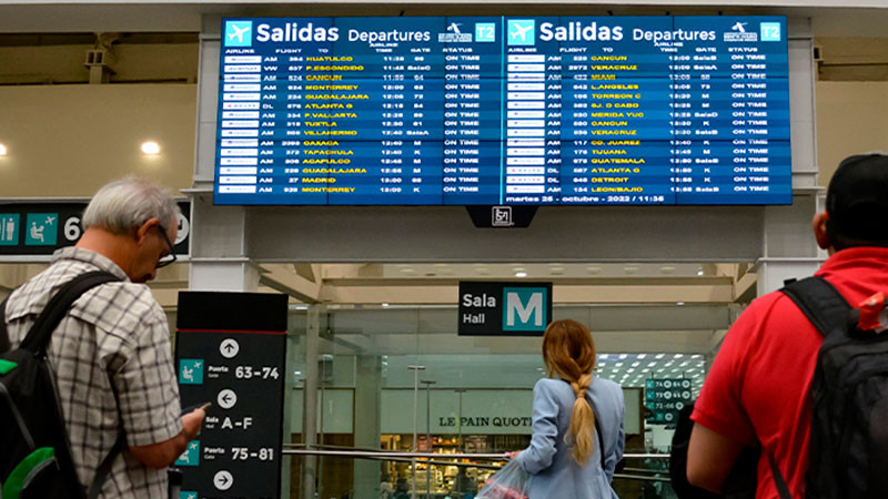 Al menos 2 mil pasajeros afectados en el AICM por caÃ­da de Microsoft
