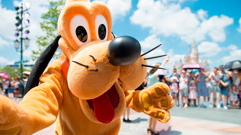 Trabajadores de Disneyland aprueban huelga por primera vez en 40 aÃ±os