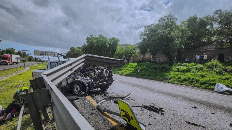 QuerÃ©taro: Choque contra barra de contenciÃ³n en la 57, dejÃ³ cuatro heridosÂ 