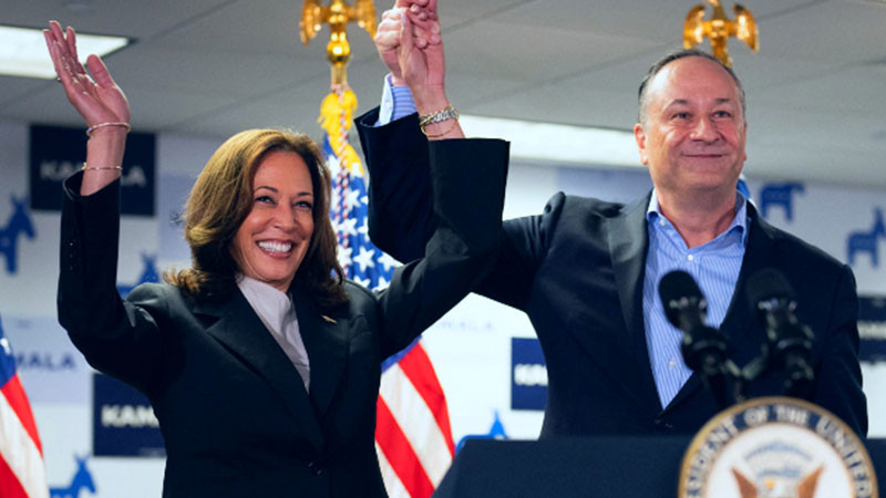 Kamala Harris se lanza contra Trump en su primer dÃ­a de campaÃ±a