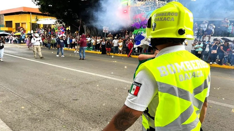 ExplosiÃ³n de pirotecnia deja 7 heridos en desfile de la Guelaguetza en OaxacaÂ 
