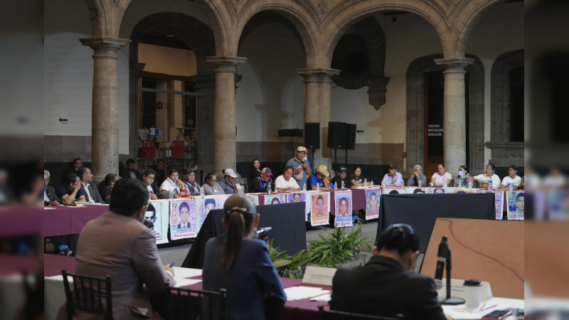 Concluye AMLO su mandato sin resolver caso Ayotzinapa: Pasa la â€œbolitaâ€ a Sheinbaum y culpa al poder Judicial
