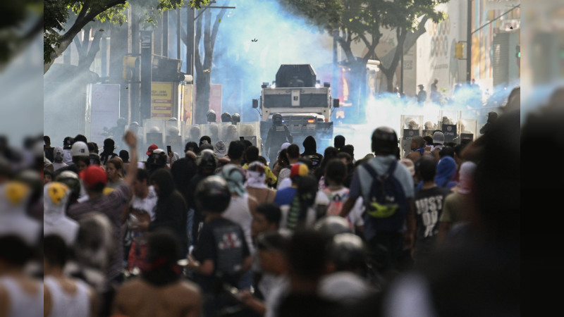 Contabilizan 11 muertos y mÃ¡s de 700 detenidos en protestas contra reelecciÃ³n de NicolÃ¡s Maduro