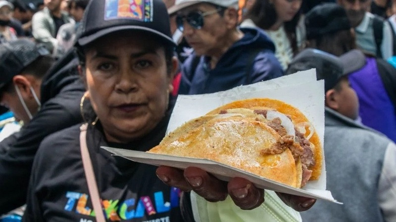 Tlaxcala logra nuevo RÃ©cord Guinness de la mano de mÃ¡s de 30 mil tacos de canasta