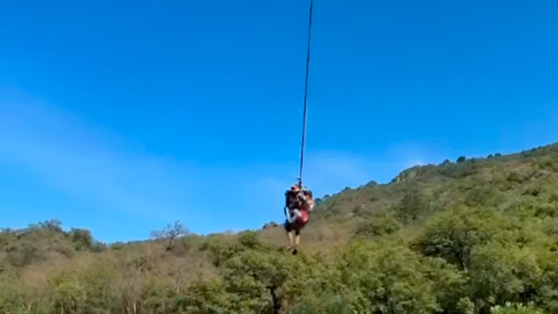 Rescatan a joven tras fallar su paracaÃ­das en Nuevo LeÃ³n