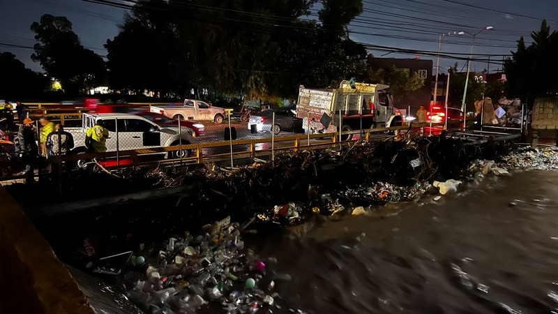 Lluvias causan desbordamiento del RÃ­o de Remedios entre Naucalpan y Tlalnepantla