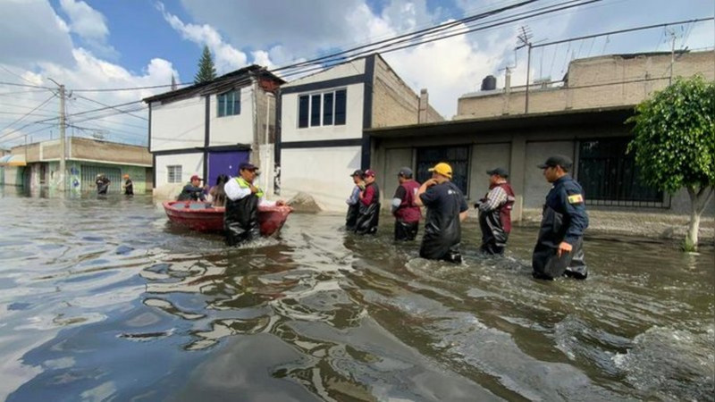 Aplazan regreso a clases en 22 escuelas de Chalco tras persistir inundaciones