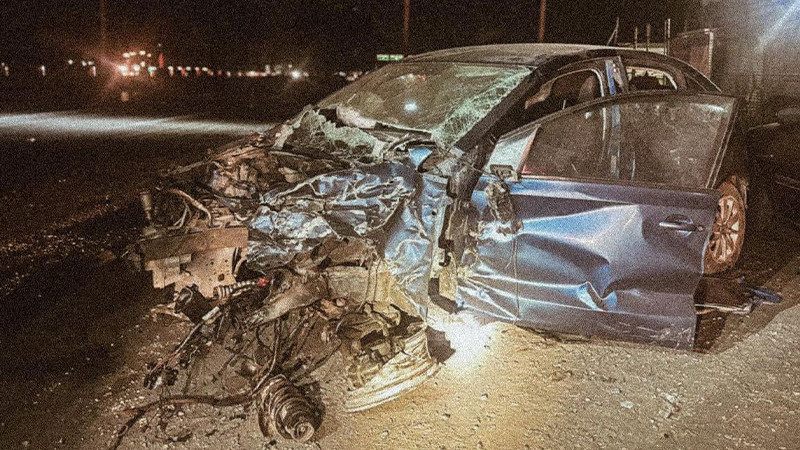 DestrozÃ³ su auto al chocar contra un camiÃ³n en la 57