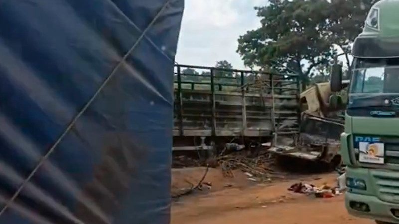 Choque entre camiÃ³n cisterna y autobÃºs de pasajeros deja al menos 59 muertos, en Nigeria