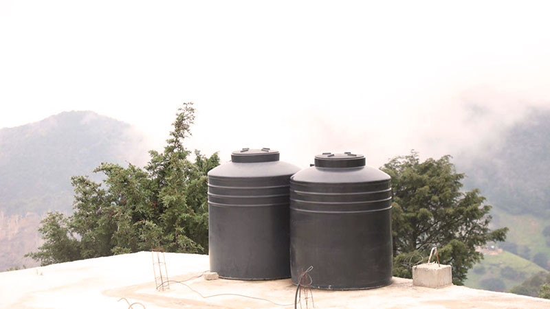 Beneficia SEDIF con tinacos a mujeres de Pinal de Amoles, QuerÃ©taro