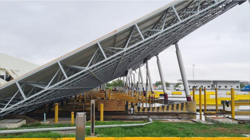 Colapsa techo de mÃ³dulos de importaciÃ³n tras fuertes lluvias en Nuevo Laredo, Tamaulipas