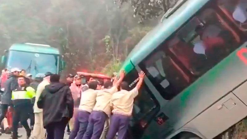 Cuatro mexicanos con fracturas mÃºltiples tras accidente de autobÃºs en PerÃº, confirma SRE